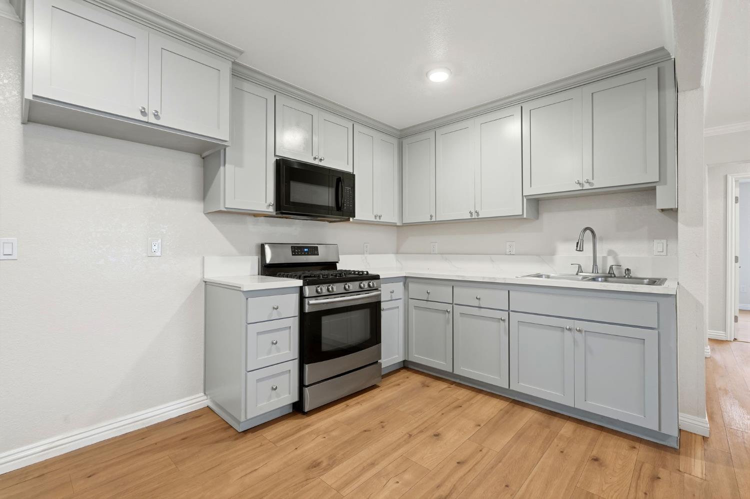 8651 E Khan St, Selma, CA 93662