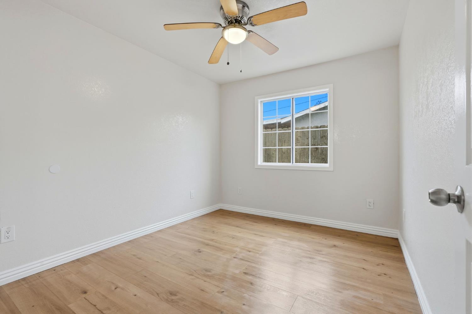 8651 E Khan St, Selma, CA 93662