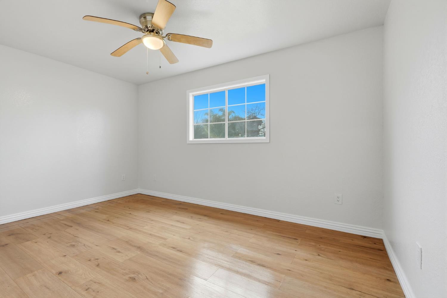 8651 E Khan St, Selma, CA 93662