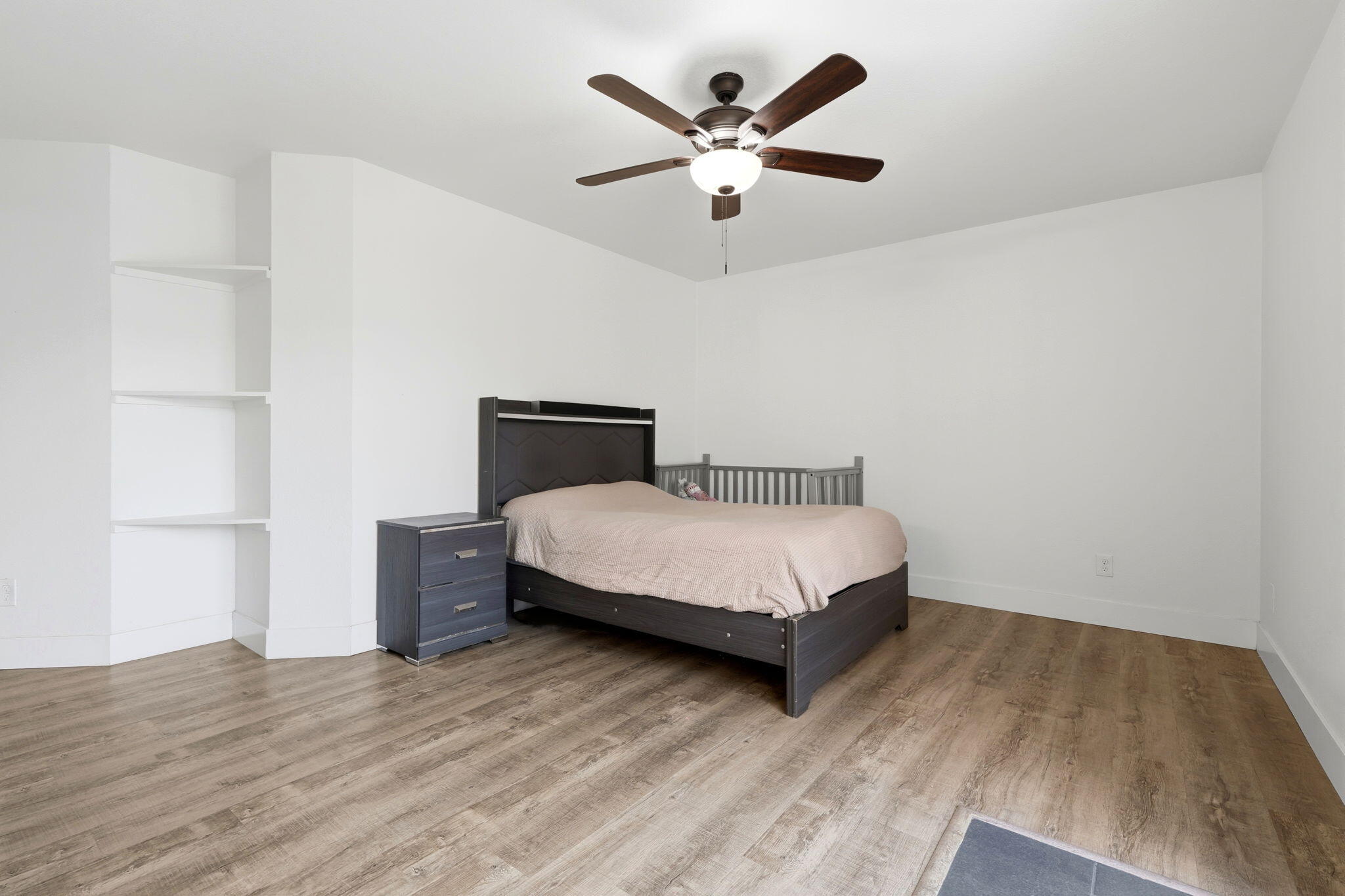 1967 N Ventura Ave, Farmersville, CA 93223