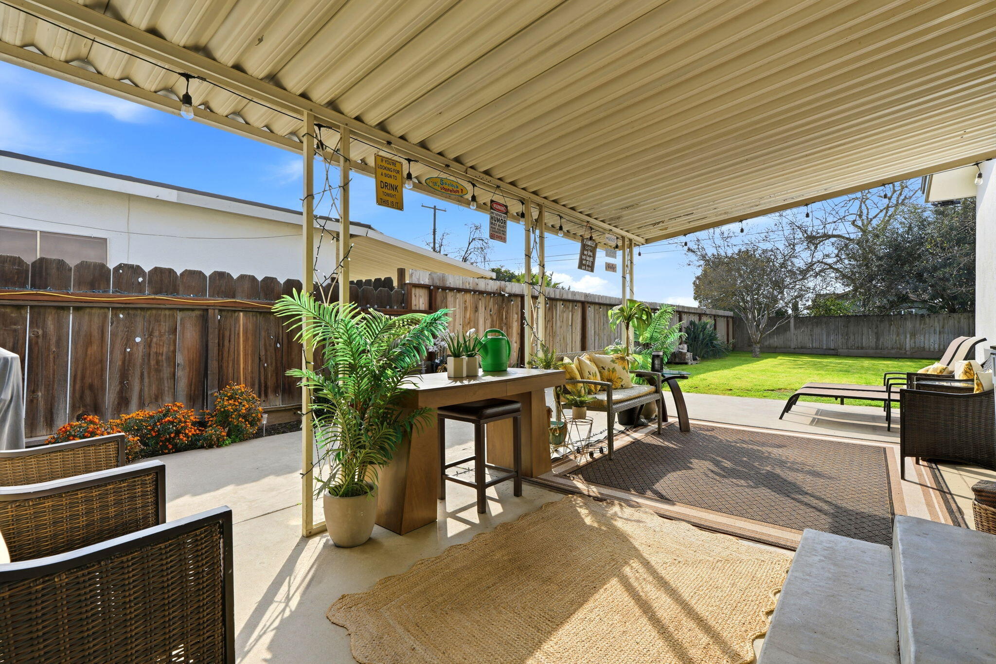 195 E Sandra Ave, Tulare, CA 93274