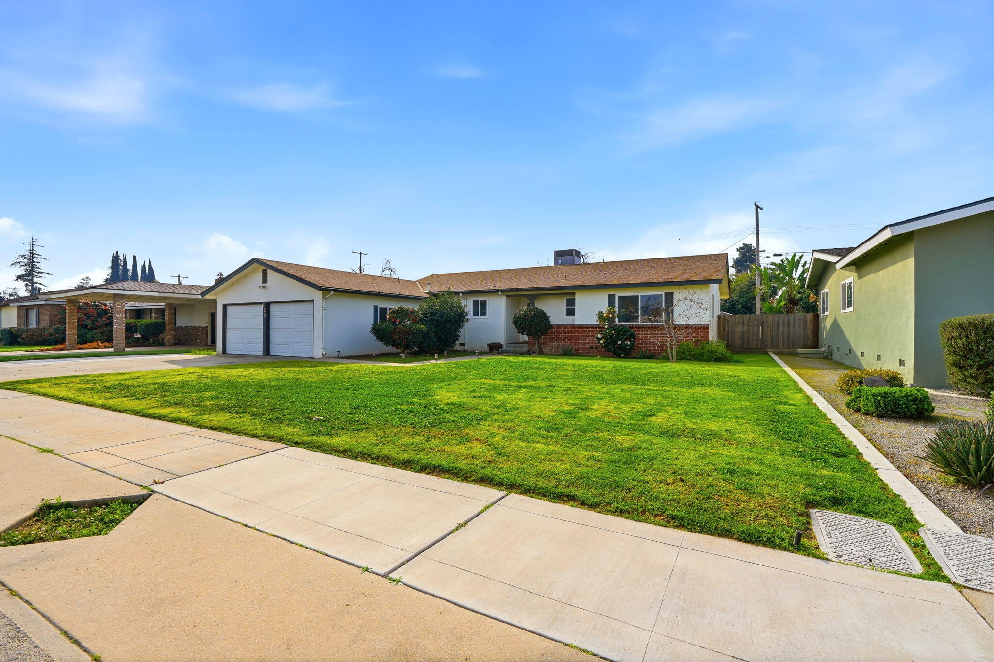 195 E Sandra Ave, Tulare, CA 93274