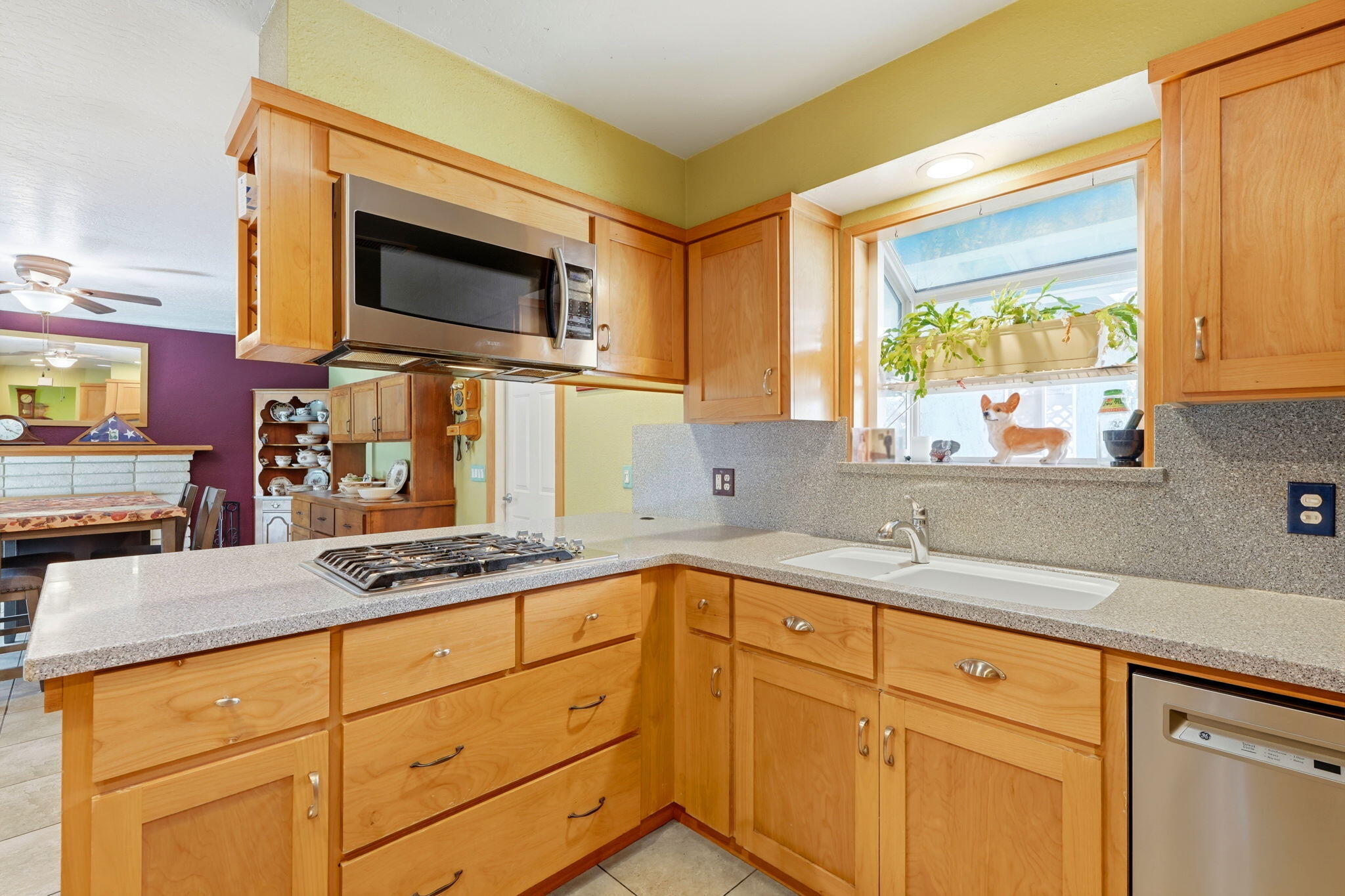 3205 W Cypress Ave, Visalia, CA 93277