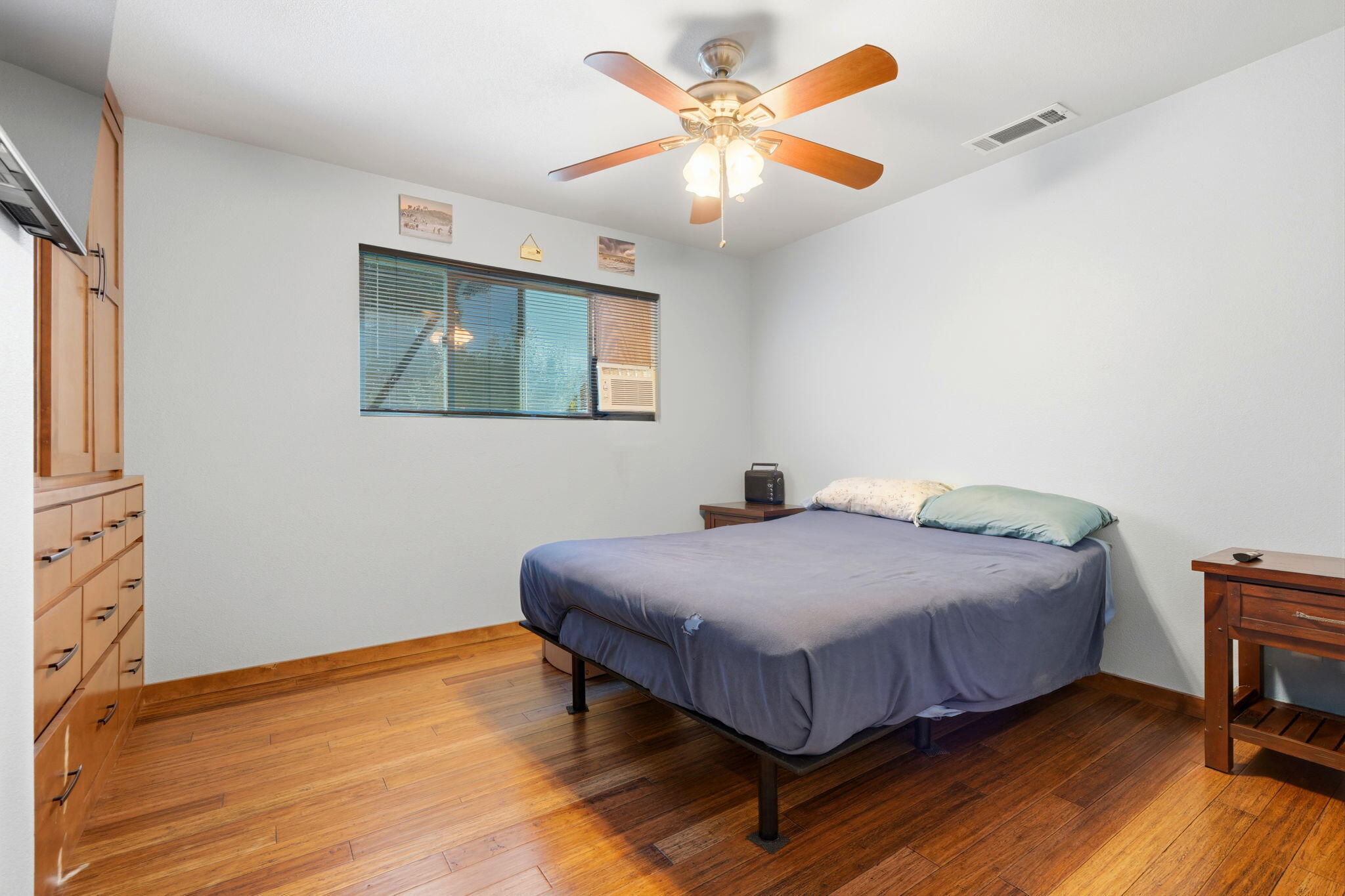 3205 W Cypress Ave, Visalia, CA 93277