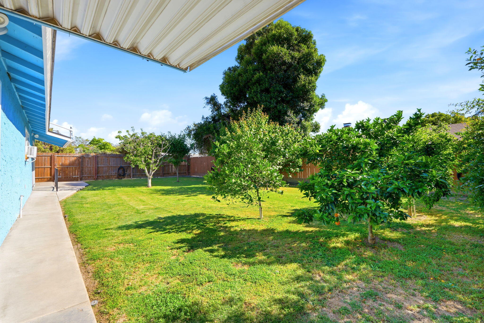 3205 W Cypress Ave, Visalia, CA 93277