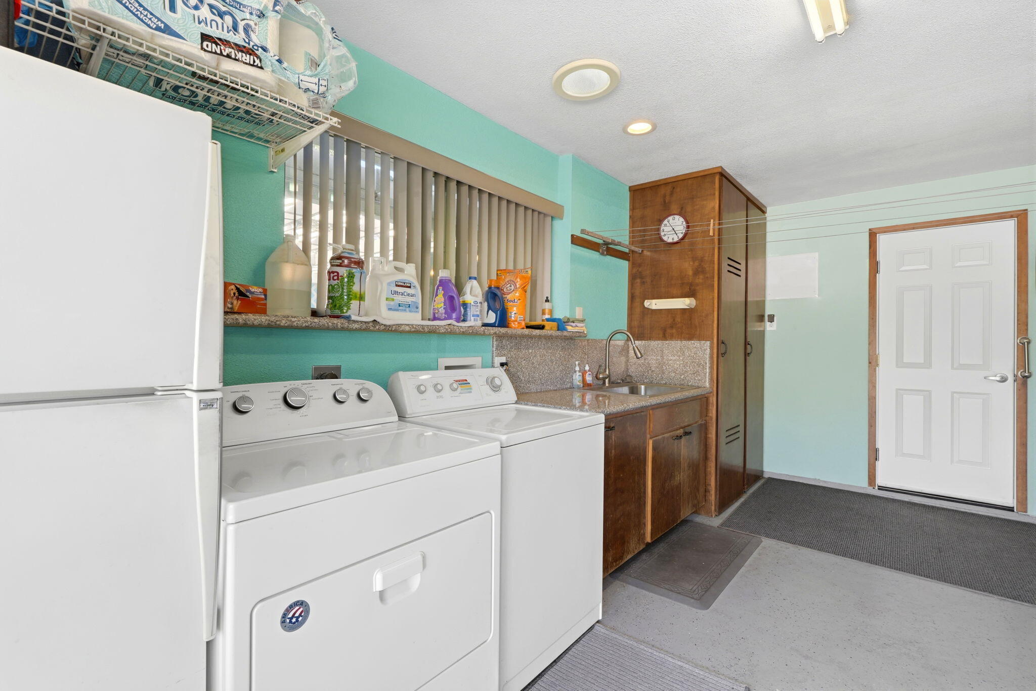 3205 W Cypress Ave, Visalia, CA 93277